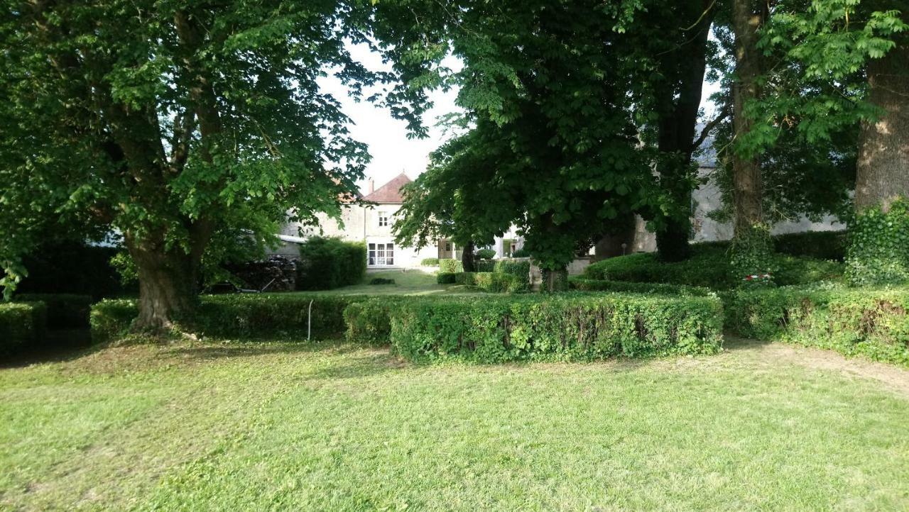 Manoir De L'Echauguette Bed & Breakfast Laignes Екстериор снимка